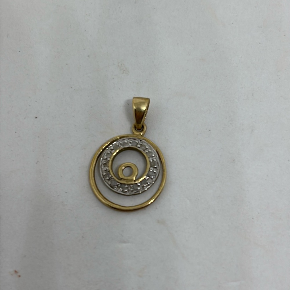 10 KT yellow gold 0.12CT diamonds circle pendant